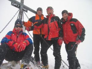 Schneetreiben am Gipfel des Schwarzensteins