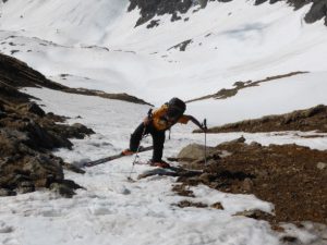 Ausstieg aus dem Kar (noch) durchgehend auf Skiern möglich