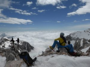 Gipfelfreude hoch über dem slowenischen Wolkenmeer