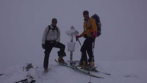 Frostiger Kurzaufenthalt am Gipfel